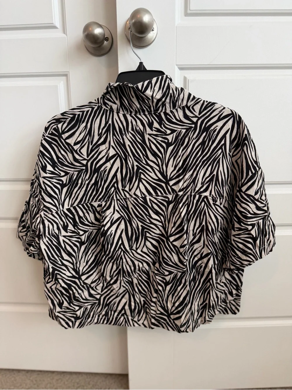 170 - Azul Cielito Black & White Zebra Crop Button-Up Top - Picture 2 of 5